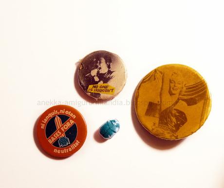 buttons pins collection