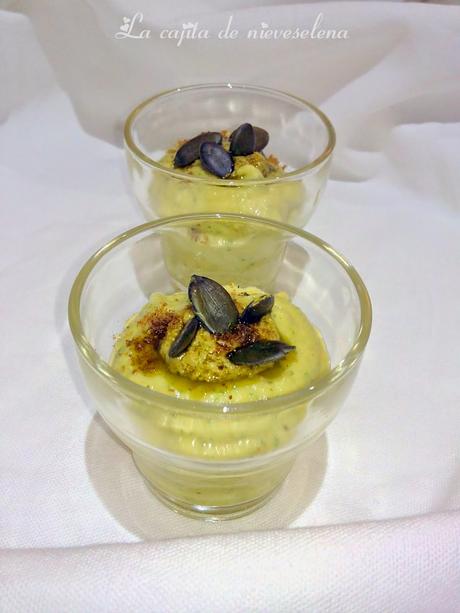 Hummus de cilantro y pera