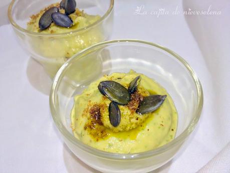 Hummus de cilantro y pera