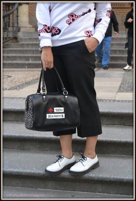 LO QUE TE HACE DIFERENTE TE HACE ESPECIAL