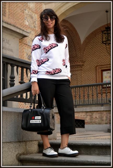 LO QUE TE HACE DIFERENTE TE HACE ESPECIAL