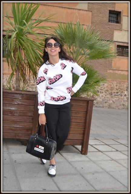 LO QUE TE HACE DIFERENTE TE HACE ESPECIAL