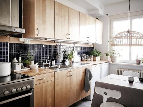 Atmósfera de otoño en un pequeño apartamento