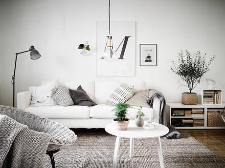 Atmósfera de otoño en un pequeño apartamento