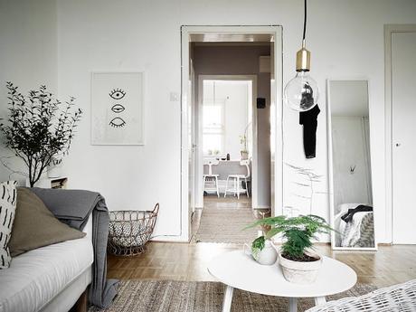 Atmósfera de otoño en un pequeño apartamento