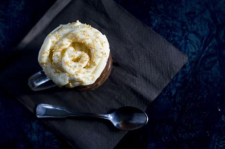 MUGCAKE DE CERVEZA NEGRA, POSTRE RÁPIDO MUY RESULTÓN