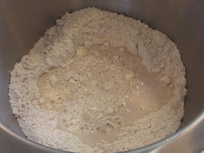 TORTA DE CHICHARRONES: BOLLO COSCARON