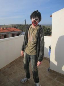 Como hacer un disfraz de zombie para halloween