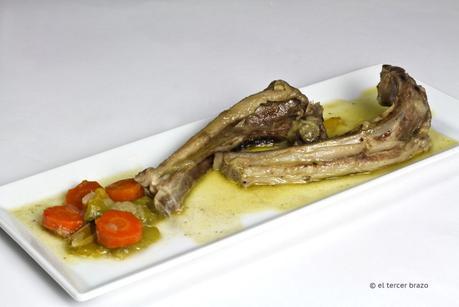 Chuletas de cordero estofadas con cardamomo