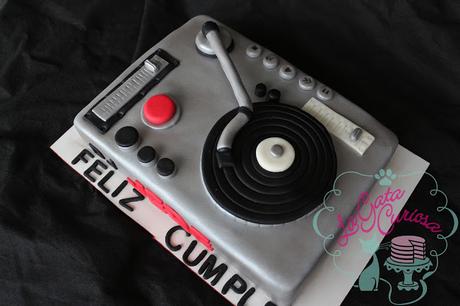 TARTA FONDANT PARA UN DJ