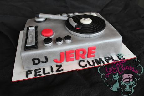 TARTA FONDANT PARA UN DJ