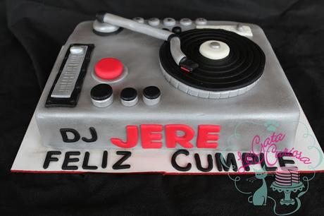TARTA FONDANT PARA UN DJ