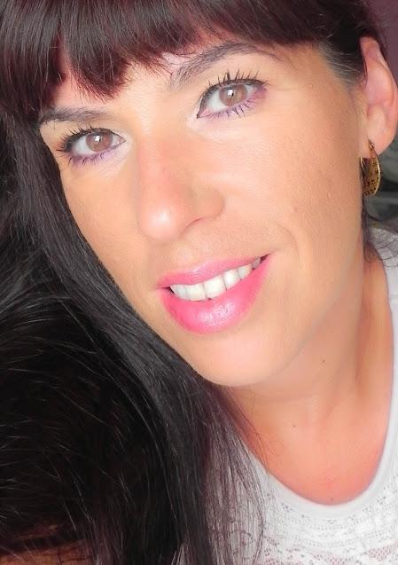 Morado y caldera (look y manicura)