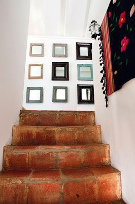 Espejos en la escalera para armonizar el chi