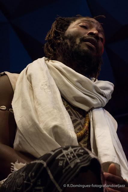© R.Domínguez - Mû Mbana & Cristóbal Montesdeoca