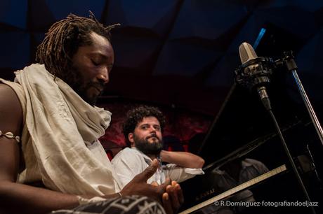 © R.Domínguez - Mû Mbana & Cristóbal Montesdeoca