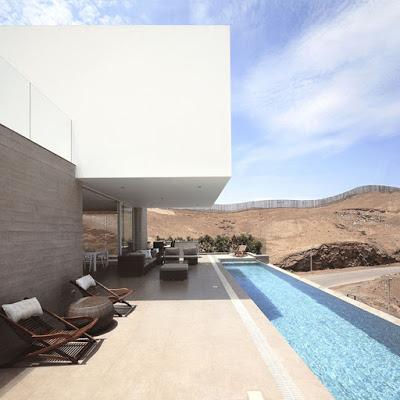 Casa Minimalista en Peru, frente al Mar