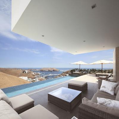 Casa Minimalista en Peru, frente al Mar