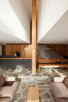 Casa Rustica de Piedra, Remodelada en los Alpes