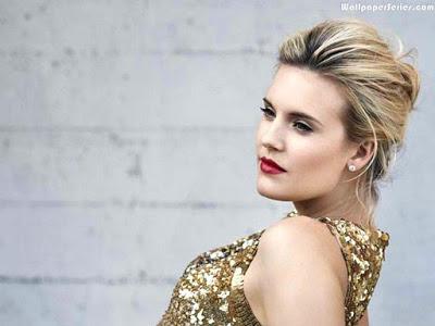 La atractiva, Maggie Grace , cumple 32 años