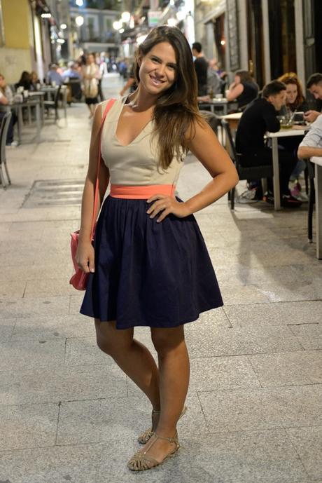 ¡Nuevo look! Paseo de noche con vestido Dolores Promesas