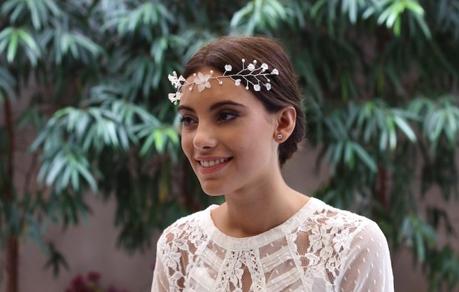 Tocado para novia Fiorella de la nueva colección de La Cala hilos de plata 