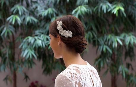 Tocado para novia Fina de la nueva colección de La Cala hilos de plata 