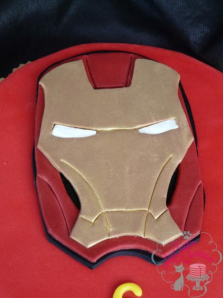 TARTA FONDANT IRON MAN PARA ALVARO