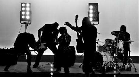 BLACK STORM SINGLE PRESENTACIÓN DE LO NUEVO DE SIGULKA