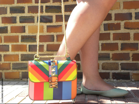 portada-los-looks-de-mi-armario-talla-grande-curvy-plus-size-little-denim-dress-vestido-denim-bolso-valentino-colores-blogguer-madrid-blogger-curvy-rockStud-valentino-22 http://www.loslooksdemiarmario.com/2015/09/mi-bolso-valentino-outfit.html