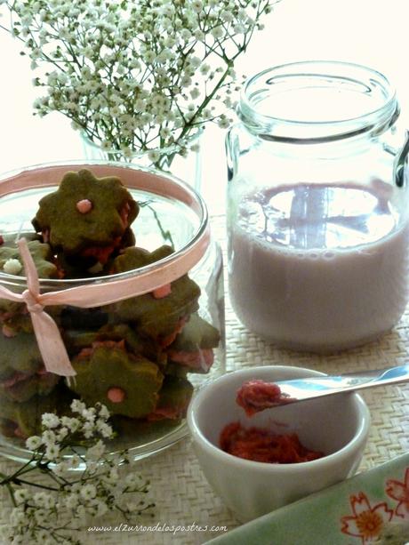 Galletas de Té Matcha rellenas de Crema de Cerezas