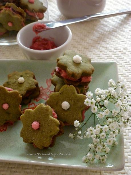 Galletas de Té Matcha rellenas de Crema de Cerezas