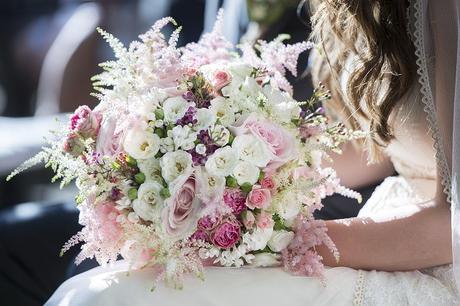 EVA & FRAN : UNA BODA GALLEGA LLENA DE FLORES Y VELAS