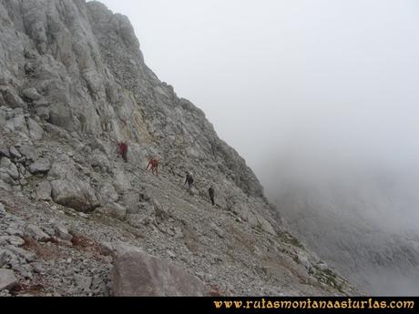 Ruta Pan de Carmen, Torre de Enmedio: Llegando a la horcada entre las torres de enmedio y horcada