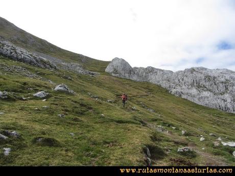 Ruta Pan de Carmen, Torre de Enmedio: Sendero a la collada de la Mazada