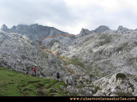 Ruta Pan de Carmen, Torre de Enmedio: Collado Gamonal y Refugio de Vegarredonda