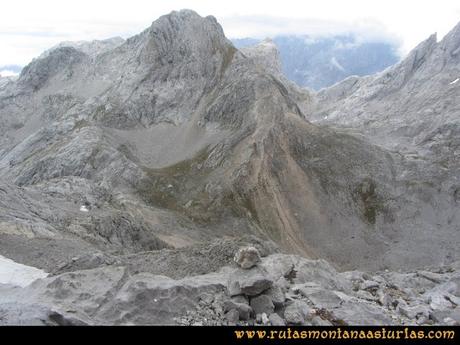 Ruta Pan de Carmen, Torre de Enmedio: torre de la canal parda