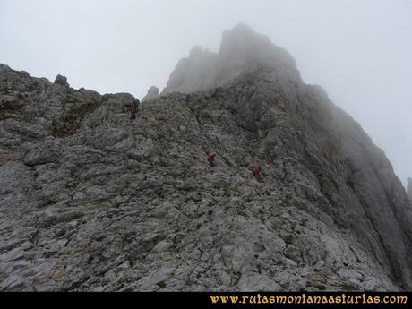 Ruta Pan de Carmen, Torre de Enmedio: descendiendo de la torre de enmedio