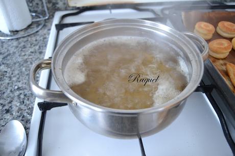 Rosquillas de Hojaldre Bañadas en Miel