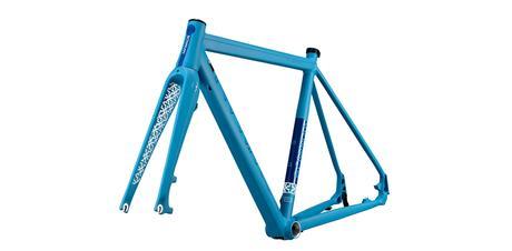 Bowman Pilgrims, un interesante cuadro que busca sacar provecho de su geometría RoadPlus