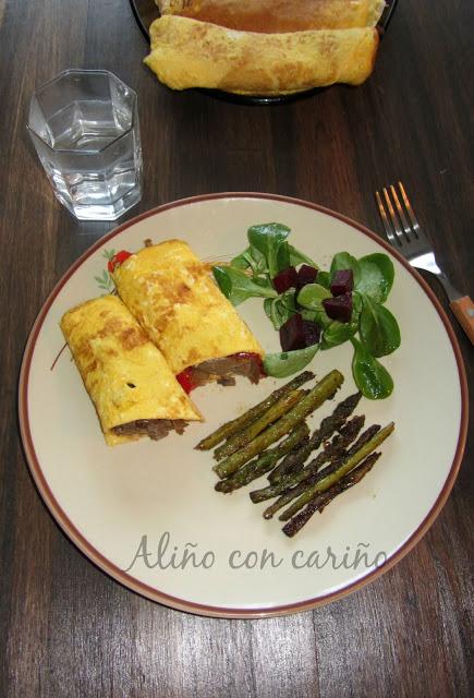 ROLLITOS DE TORTILLA RELLENOS DE PIMIENTOS Y SETAS DE CARDO