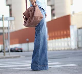 http://www.loslooksdemiarmario.com/2015/09/looks-y-tips-con-jeans-de-campana.html