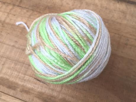 DIY: cómo ovillar a mano con la ayuda de un tubo de cartón.