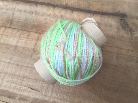 DIY: cómo ovillar a mano con la ayuda de un tubo de cartón.