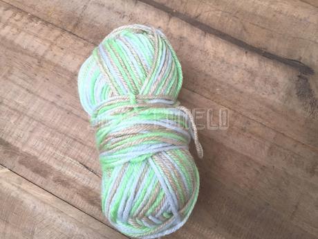 DIY: cómo ovillar a mano con la ayuda de un tubo de cartón.