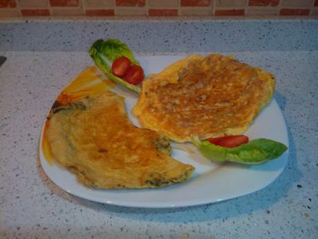 Tortilla francesa y tortilla de queso y atún