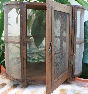 Utensilios, Aperos y Máquinas del Ayer. La Fresquera