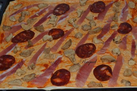 Pizza de Ibéricos y Setas Pizza de Ibéricos y Setas