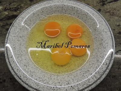 Patatas con huevos rotos.