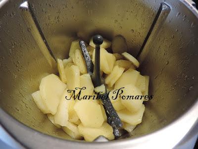 Patatas con huevos rotos.